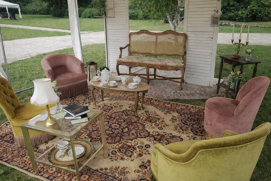 Coin Tea Time : un espace féminin et coloré, inspiré des salons de thé, pour un rendu cosy et convivial.